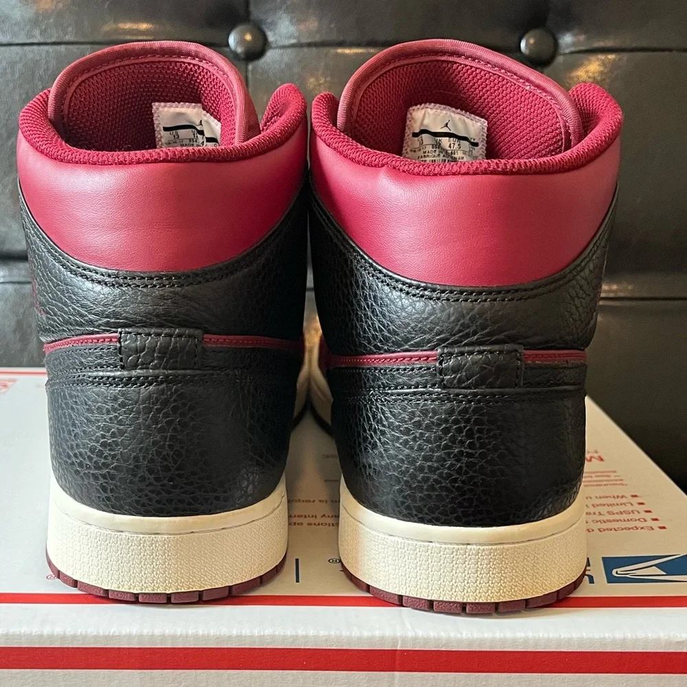 Jordan 1 Mid ‘Team‎ Red Black’